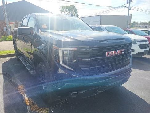 Used 2023 GMC Sierra 1500 Elevation w/ X31 Off-Road Package AWD/4WD image 5