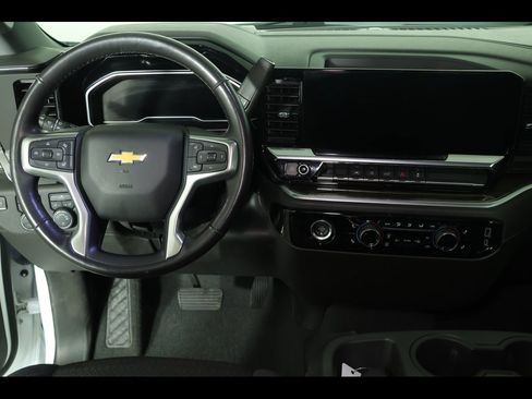 Used 2022 Chevrolet Silverado 1500 LT image 17
