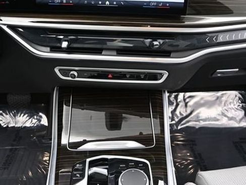 Used 2025 BMW X5 xDrive40i AWD/4WD image 16