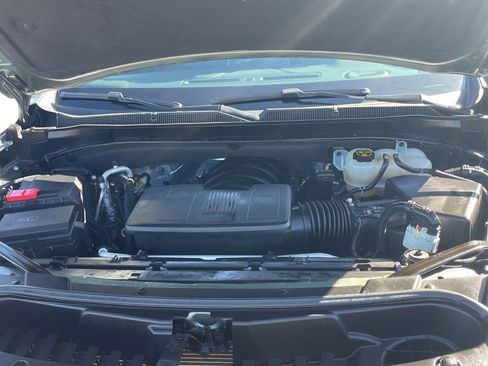 Used 2023 Chevrolet Suburban Premier image 14