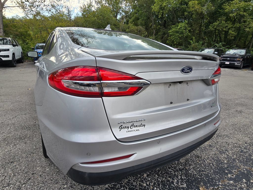 Used 2019 Ford Fusion SE w/ Equipment Group 151A FWD image 5