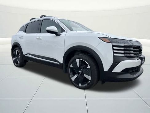 New 2025 Nissan Kicks SR image 7