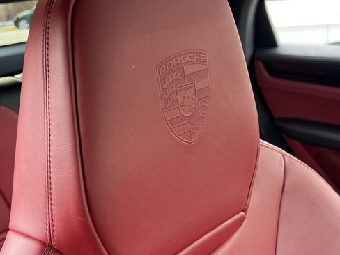 Certified 2022 Porsche Cayenne Coupe image 34