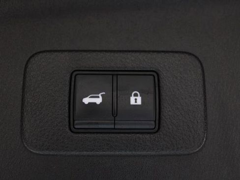 Certified 2023 Nissan Armada SL image 18