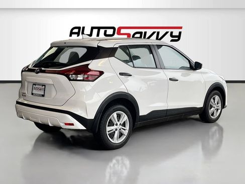 Used 2024 Nissan Kicks S FWD image 7