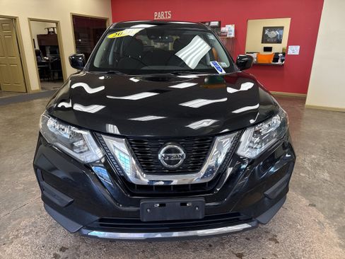 Used 2020 Nissan Rogue S image 2