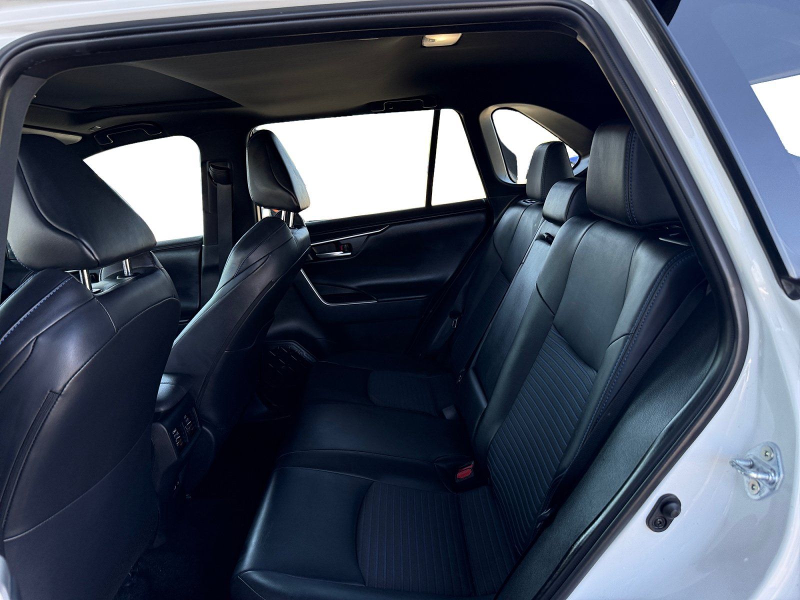 Used 2024 Toyota RAV4 XSE AWD/4WD image 11