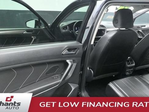 Used 2024 Volkswagen Tiguan SE FWD image 22