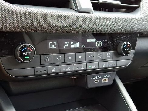 Used 2026 Subaru Outback Premium w/ Premium/Limited Plus Package AWD/4WD image 17