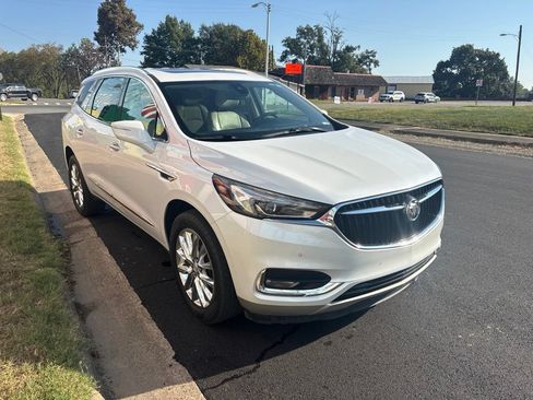 Used 2018 Buick Enclave Premium w/ Experience Buick Package FWD image 8