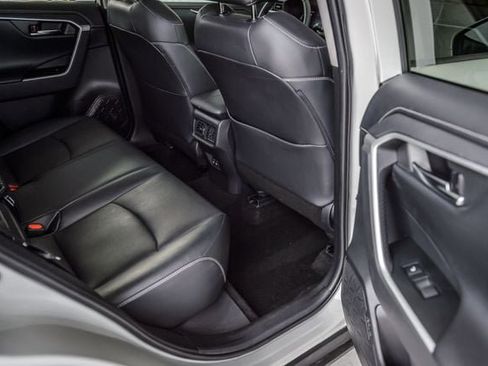 Used 2020 Toyota RAV4 Limited image 43