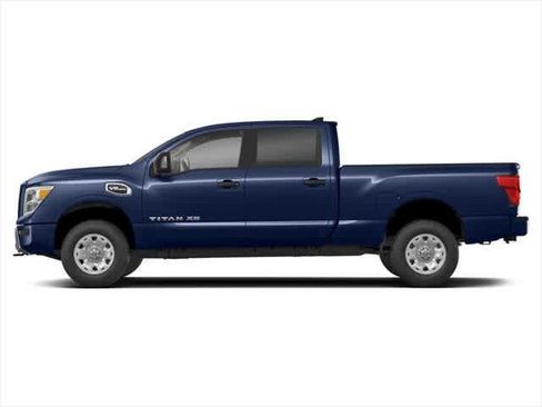 Used 2023 Nissan Titan SV w/ SV Convenience Package AWD/4WD image 2