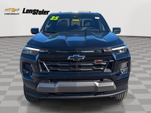 Used 2025 Chevrolet Colorado Z71 w/ Midnight Edition image 8