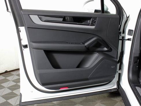 New 2026 Porsche Cayenne image 16