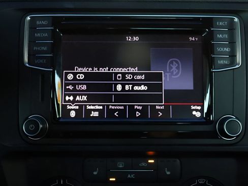 Used 2017 Volkswagen Jetta SE FWD image 21
