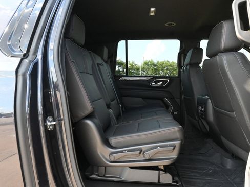 Used 2022 Chevrolet Suburban RST w/ Luxury Package RWD image 24