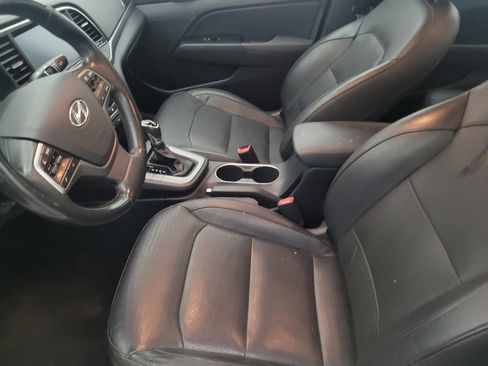 Used 2017 Hyundai Elantra Limited w/ Limited Tech Package 04 FWD image 17