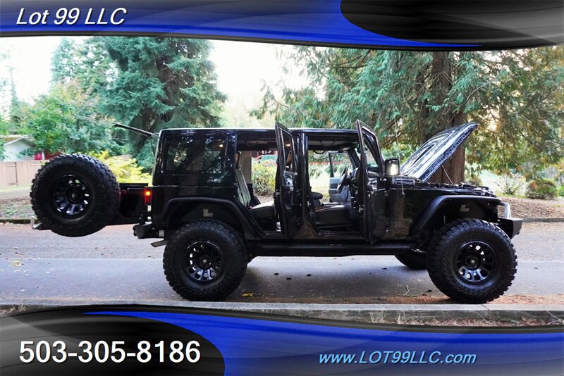 Used 2017 Jeep Wrangler Unlimited Sahara AWD/4WD image 33