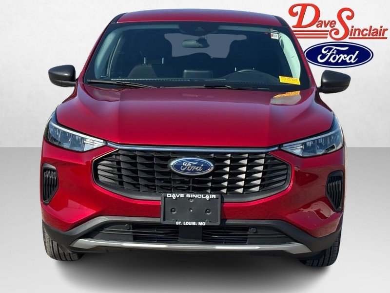 Used 2025 Ford Escape Active w/ Cold Weather Package FWD image 2