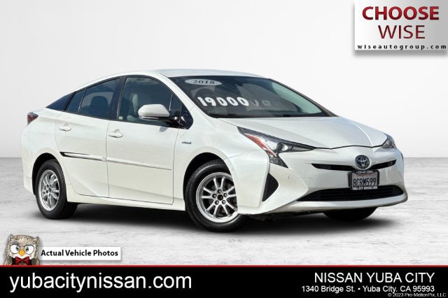 Used 2018 Toyota Prius Three FWD image 1