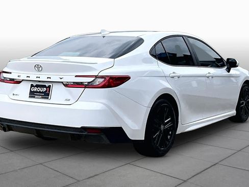 Used 2025 Toyota Camry SE FWD image 13