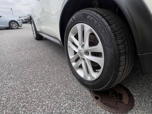 Used 2011 Nissan Juke SL AWD/4WD image 23