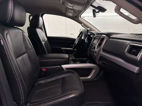 Used 2019 Nissan Titan PRO-4X w/ Pro-4x Convenience Package image 28