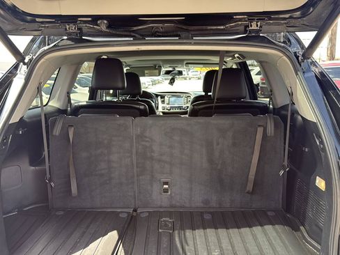 Used 2015 Toyota Highlander XLE FWD image 8