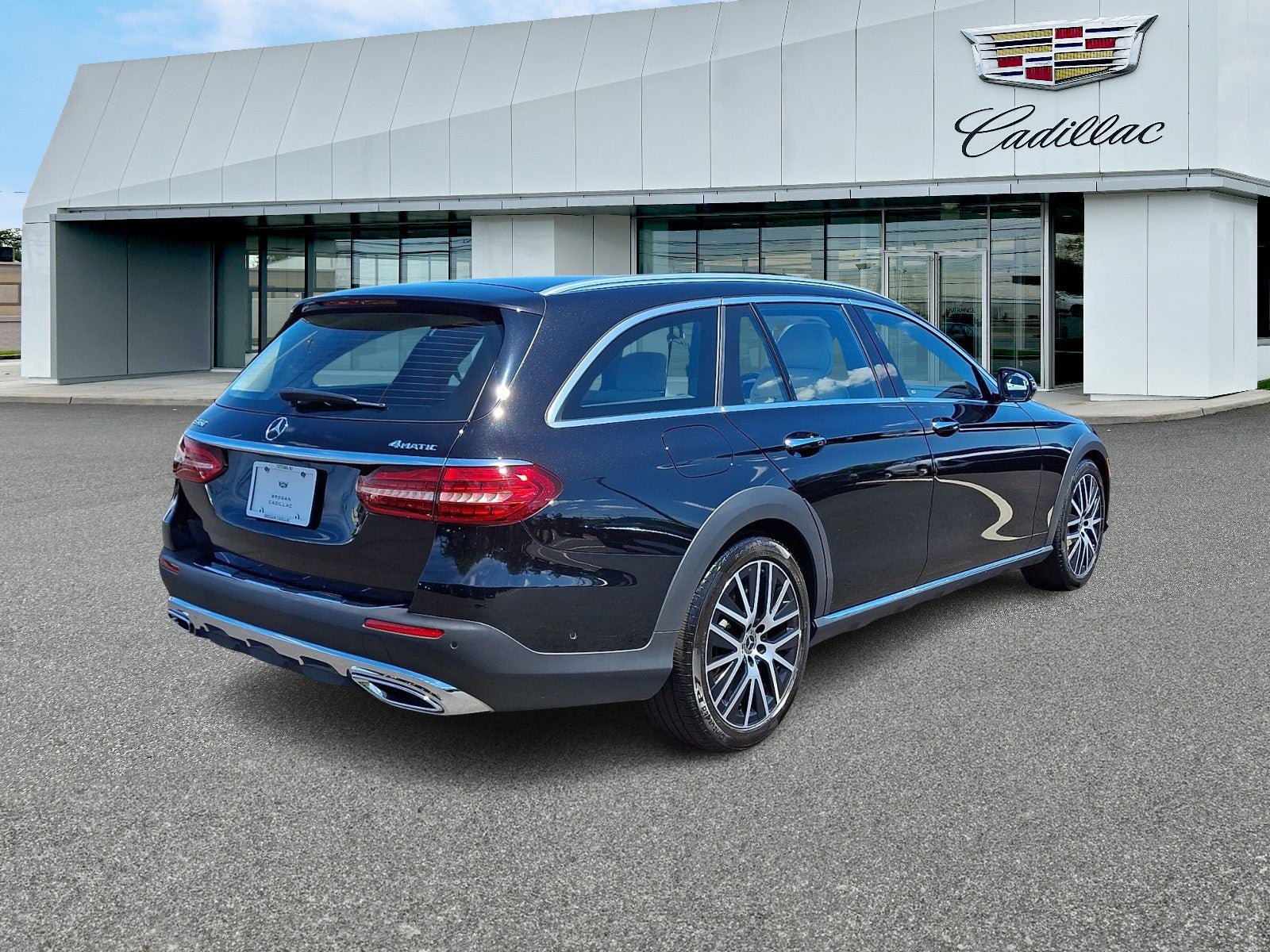 Used 2022 Mercedes-Benz E 450 4MATIC All-Terrain Wagon image 6