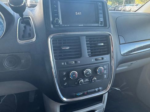 Used 2011 Dodge Grand Caravan Mainstreet w/ PWR Convenience Group image 18