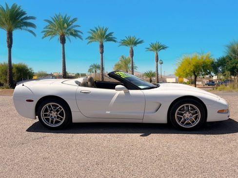 Used 2001 Chevrolet Corvette Convertible w/ Preferred Equipment Group2 RWD image 6