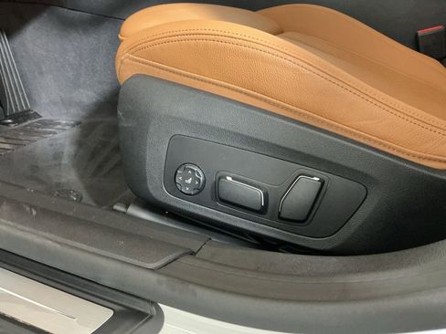 Certified 2025 BMW i4 eDrive40 w/ Premium Package image 21