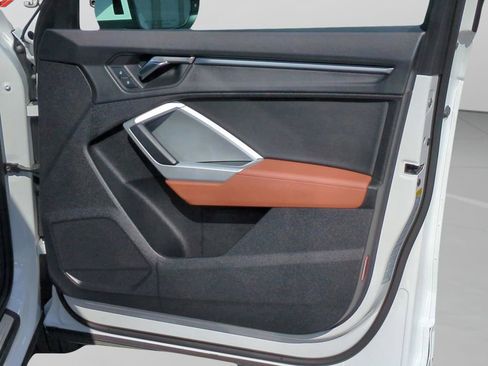 Used 2022 Audi Q3 2.0T Premium Plus image 12