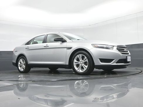 Used 2017 Ford Taurus SE image 47