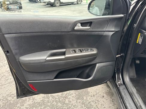 Used 2018 Kia Sportage LX FWD image 19