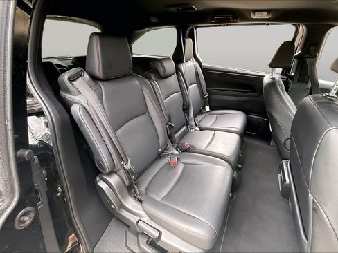 Used 2025 Honda Odyssey Sport-L image 19