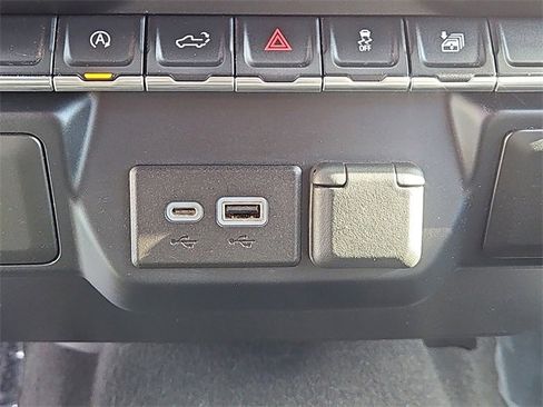 Used 2021 Chevrolet Silverado 1500 LT image 17