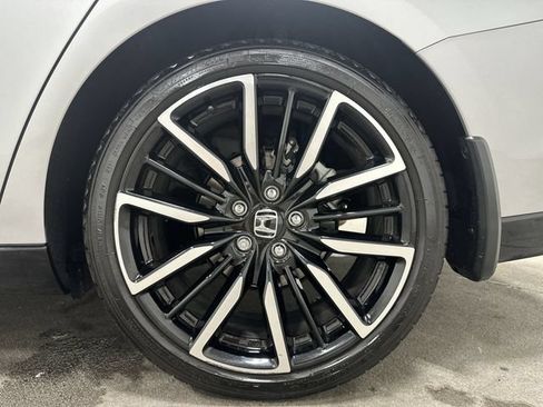 Used 2025 Honda Accord Touring image 11