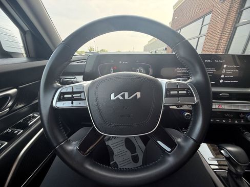 Used 2024 Kia Telluride S AWD/4WD image 11