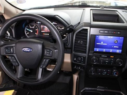 Used 2021 Ford F250 XLT w/ XLT Premium Package image 27