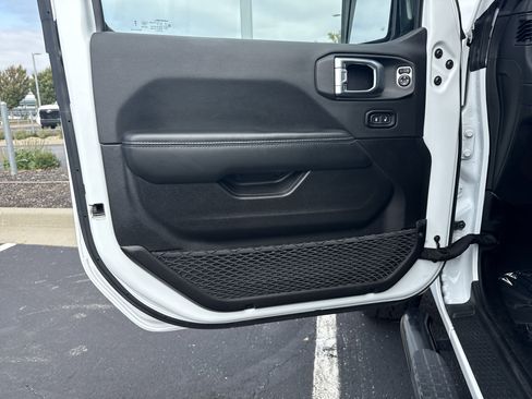 Used 2024 Jeep Wrangler Unlimited Rubicon 4xe image 14