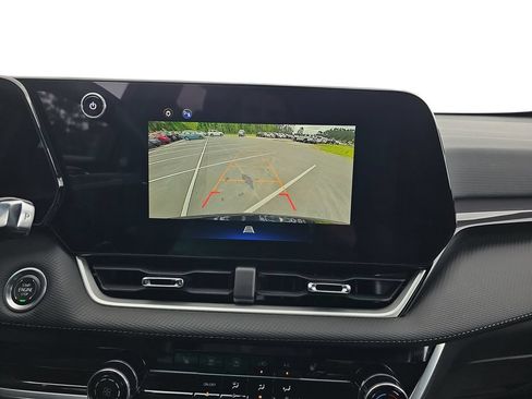 Used 2025 Chevrolet Equinox LT FWD image 23
