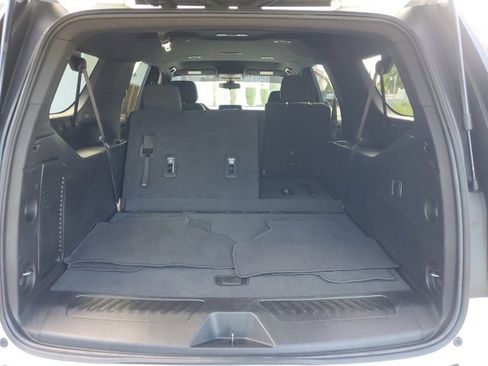 Used 2022 Chevrolet Suburban LS image 9