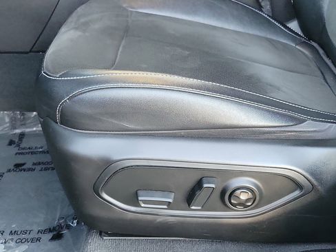 Used 2023 Jeep Grand Cherokee L Laredo image 15