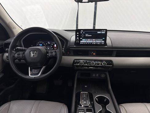 Used 2025 Honda Pilot Elite image 25
