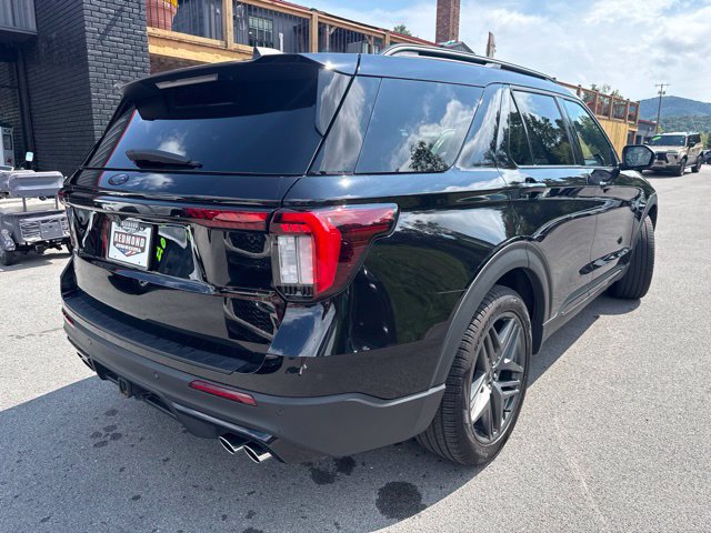 Used 2025 Ford Explorer ST AWD/4WD image 8