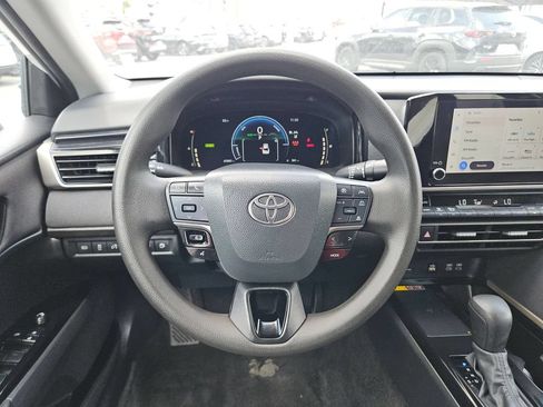Used 2025 Toyota Camry LE FWD image 23