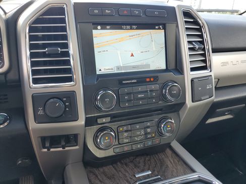 Used 2017 Ford F250 Lariat w/ Lariat Ultimate Package image 26