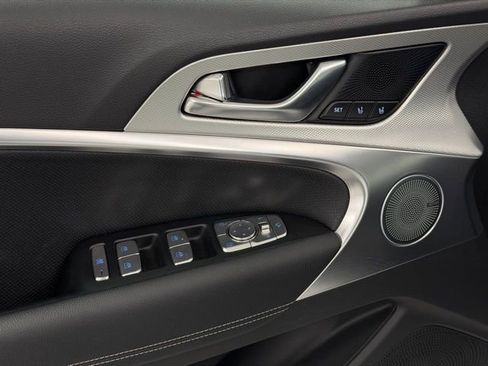 Used 2026 Genesis G70 2.5T Prestige image 14