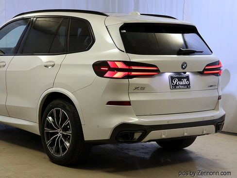 New 2026 BMW X5 xDrive50e w/ M Sport Package image 8